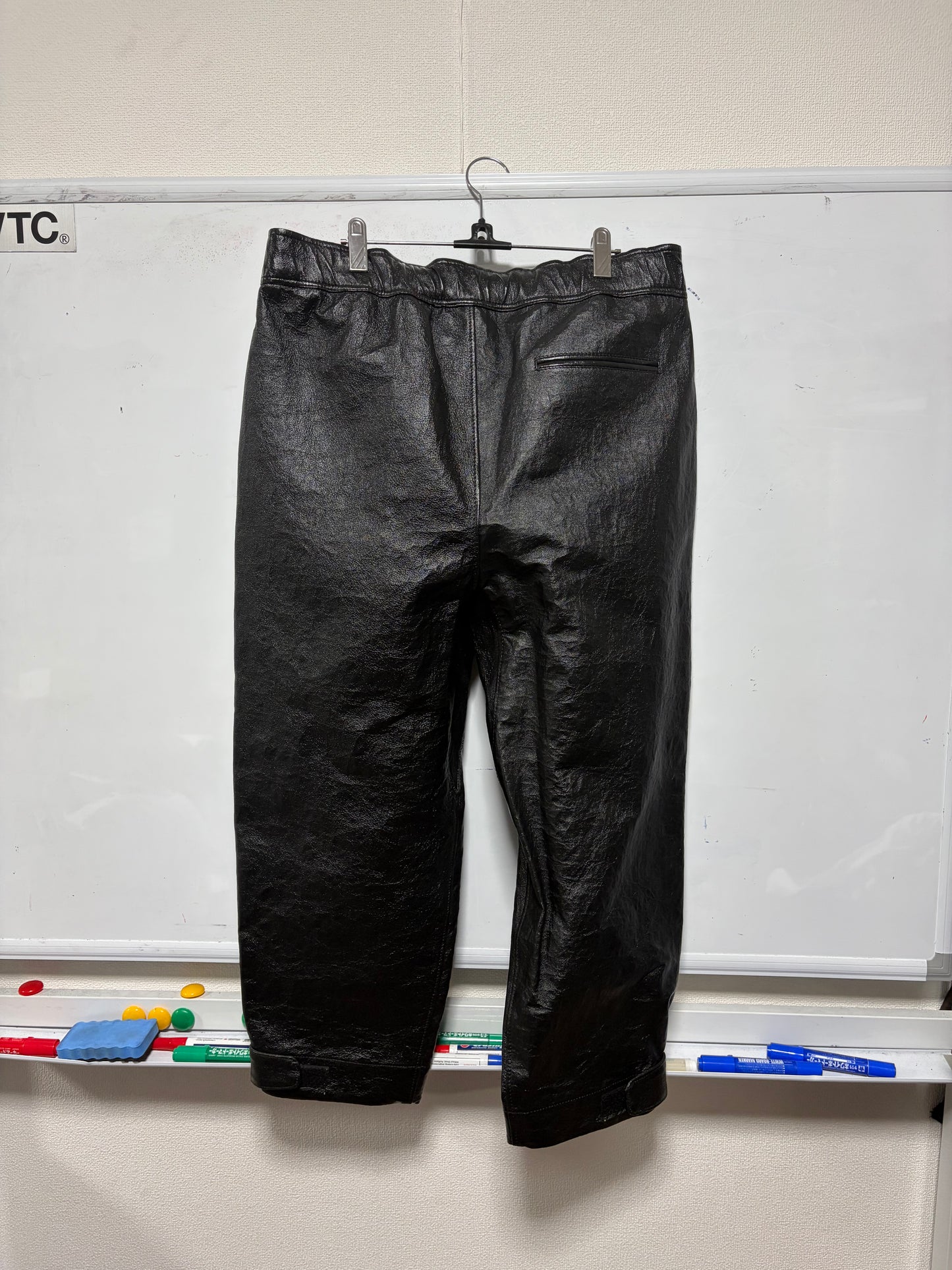 【最終サンプル】Dyneema®︎Leather Wide Tapered Pants