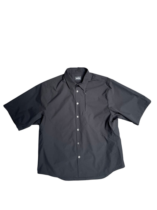 The Shirts 1/2